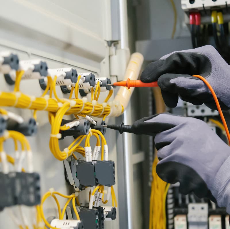 Refacere și modernizare instalații electrice Refacere și modernizare instalații electrice